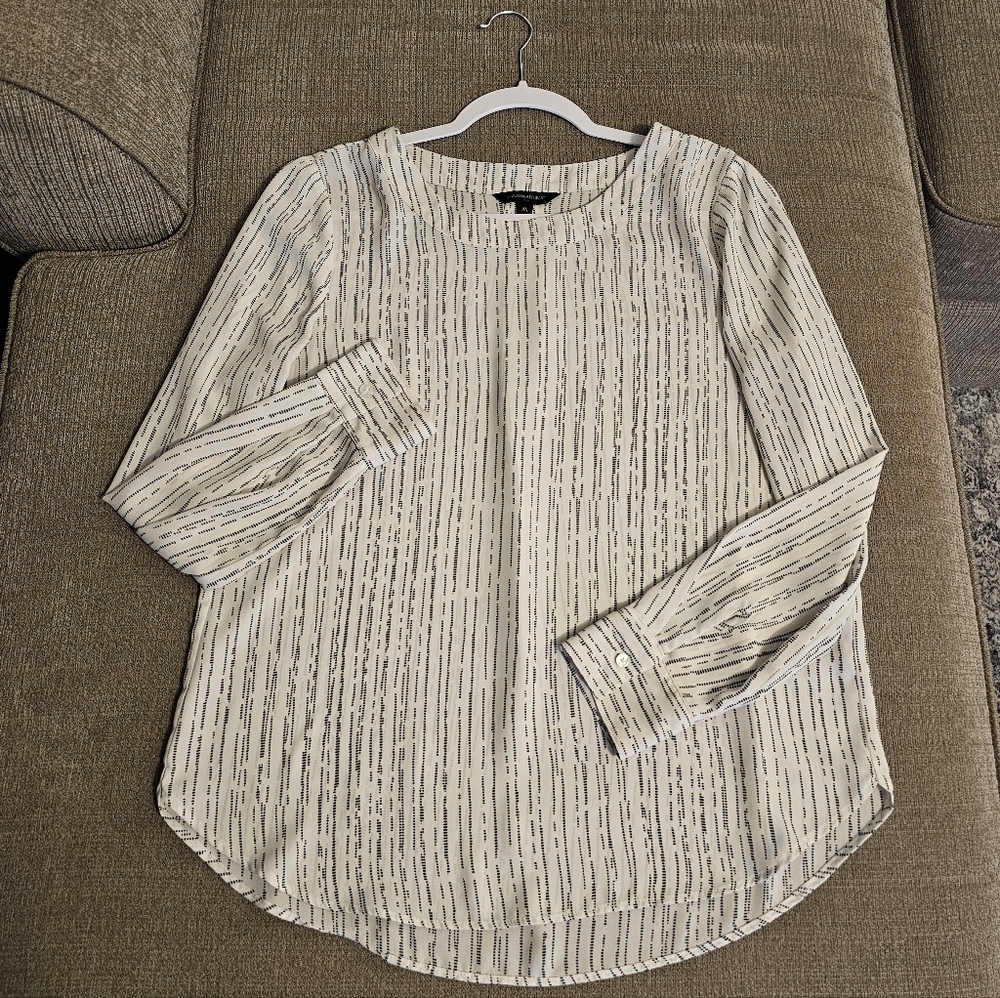 Banana Republic White Gray Pattern Office Career Sheer Top Size Medium